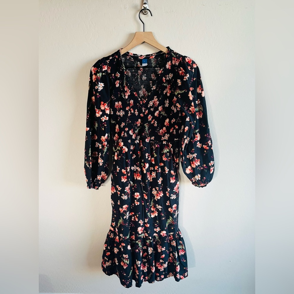 Women’s Black Floral Midi Dress Size M
Smocked Boho Milkmaid Cottage